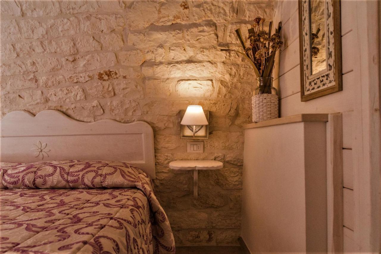 Trulli Donna Isabella Bed & Breakfast Locorotondo Exterior photo