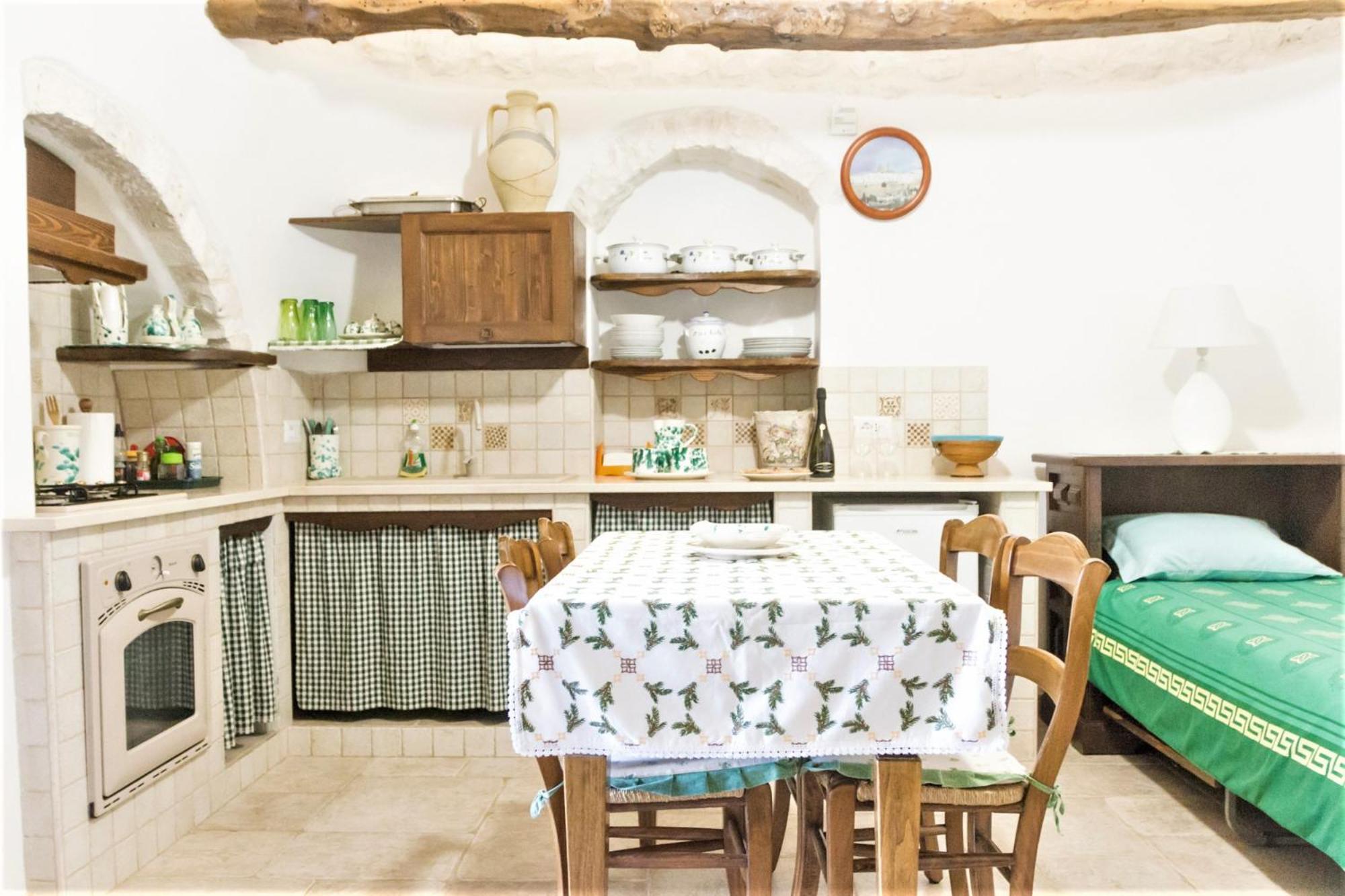 Trulli Donna Isabella Bed & Breakfast Locorotondo Exterior photo